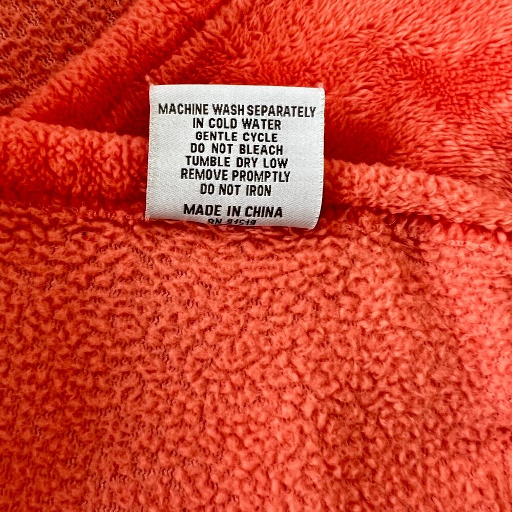 LAST CHANCE! Soft & Snuggly Coral Shawl/Cape with Pockets - Picture 10 of 11